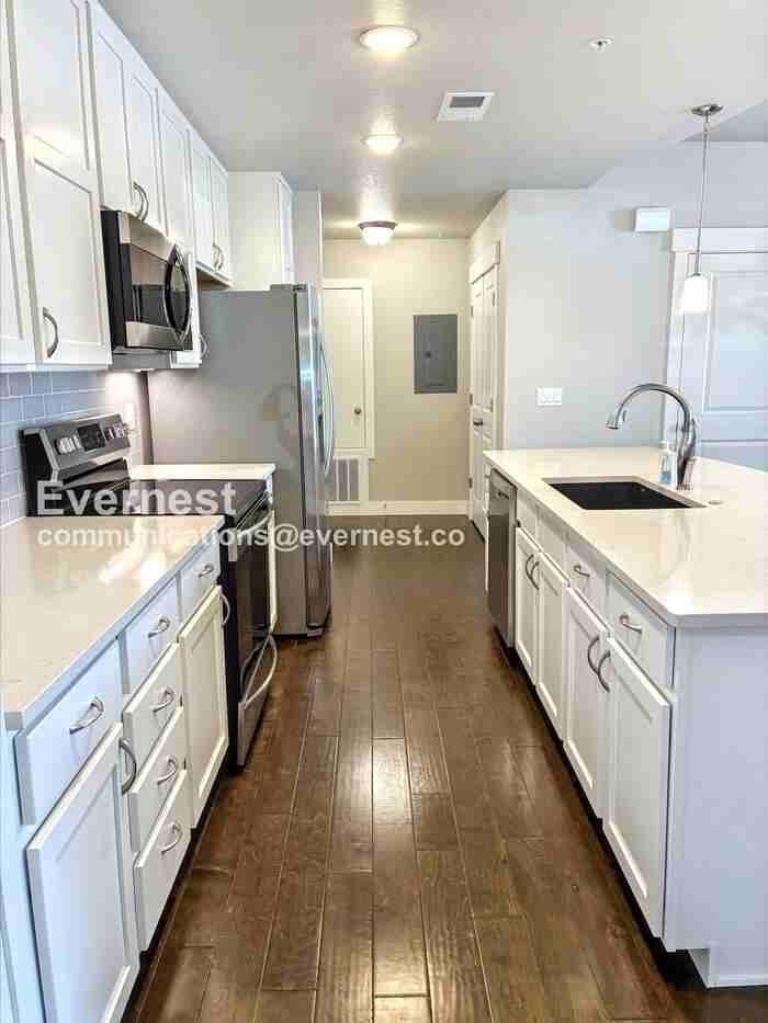 2750 Illinois Dr #101 - Photo 3 of 21