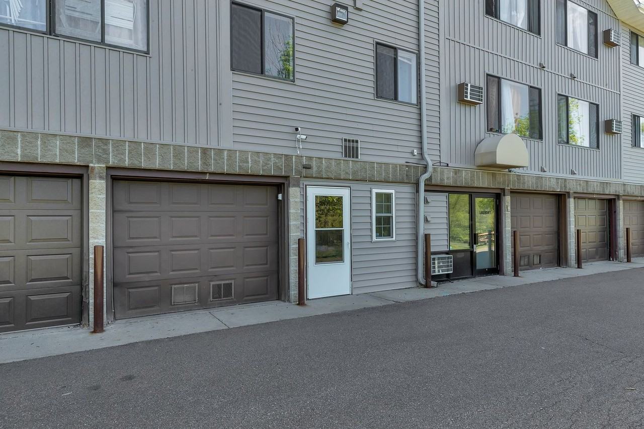 131 E Cedar St - Photo 7 of 7