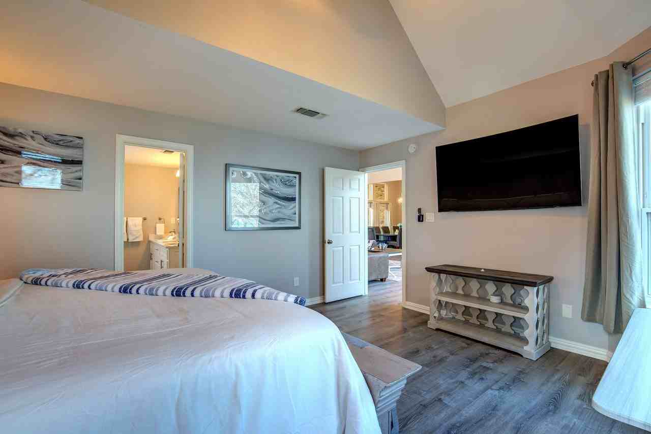 8606 Columbia Dr #NA - Photo 5 of 50