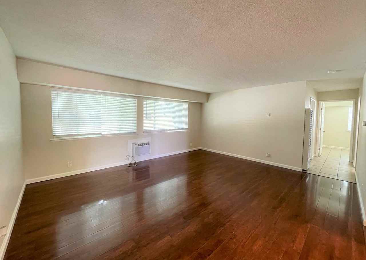 5324 Holiday Dr. - Photo 7 of 35