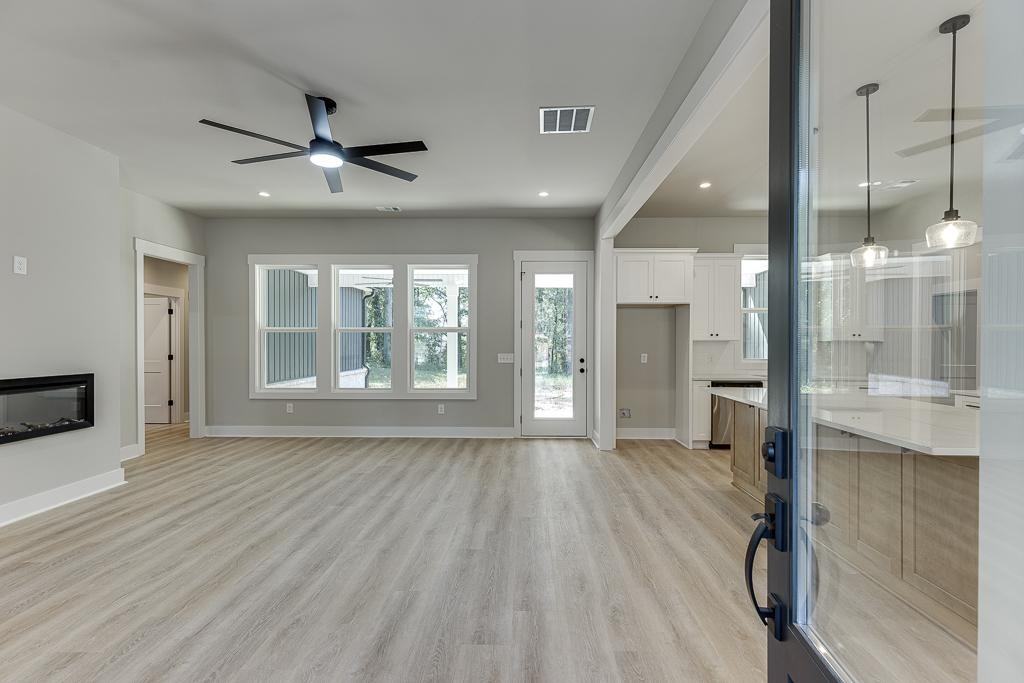 115 Rains Rd - Photo 7 of 20