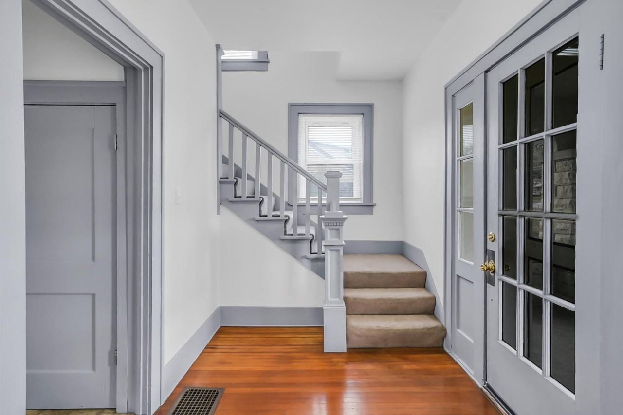 1309 Saint Marys Blvd - Photo 2 of 20