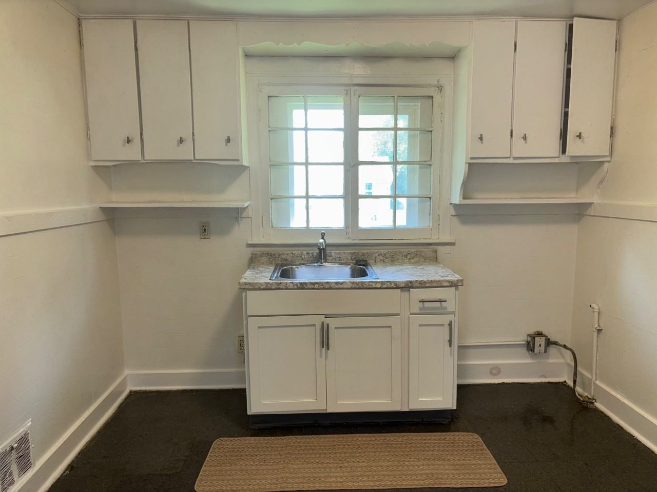 218 Spencer St - Photo 5 of 12