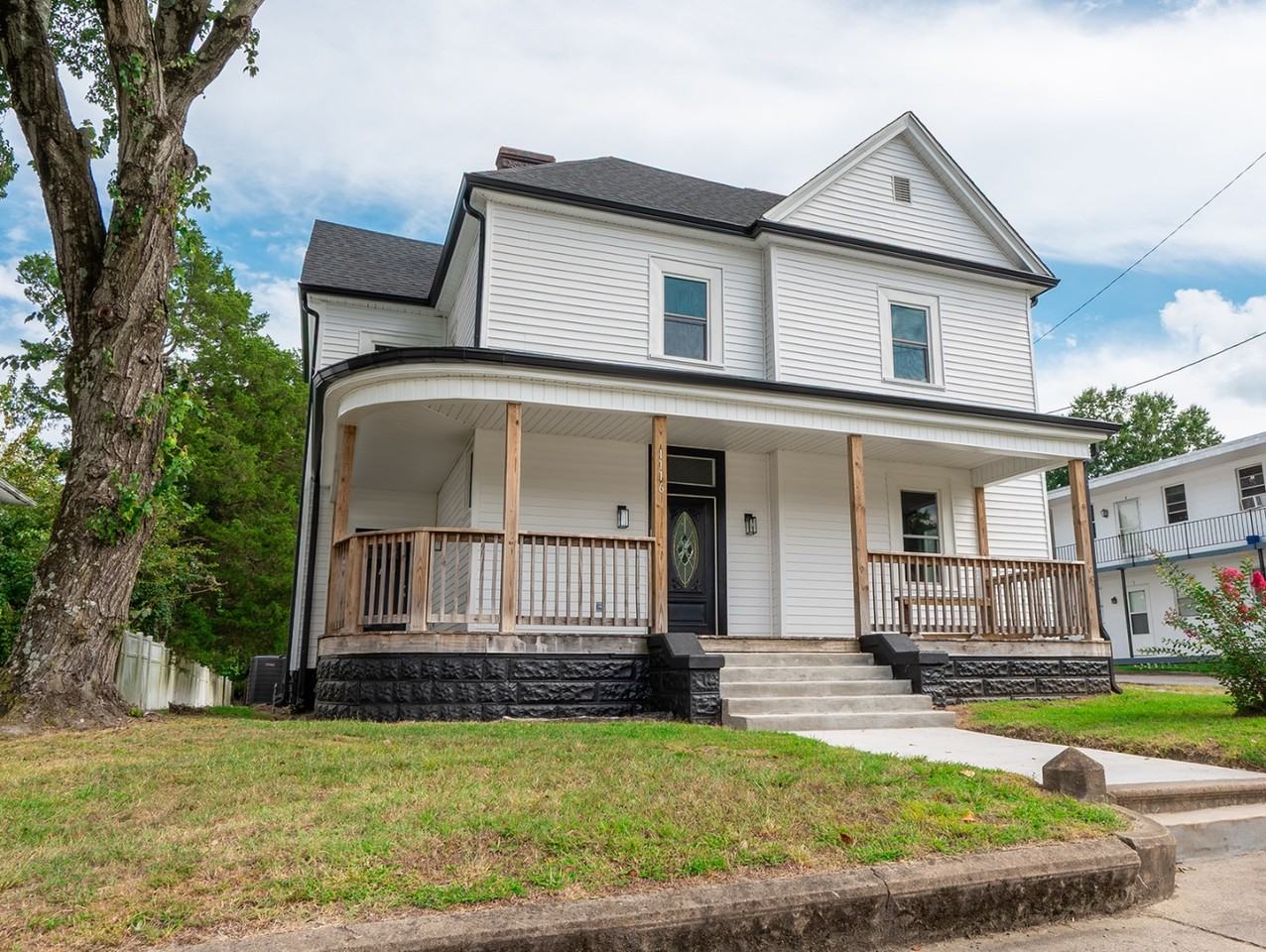 1116 Richmond Blvd - Photo 2 of 10