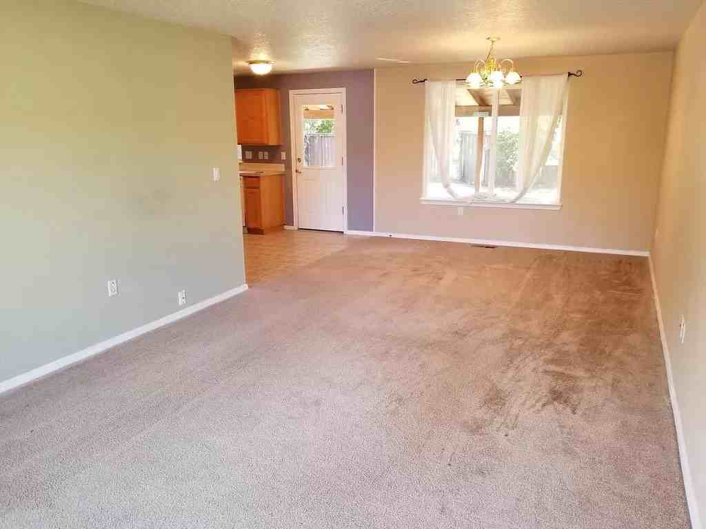 5386 Burbank St N #NA - Photo 2 of 12