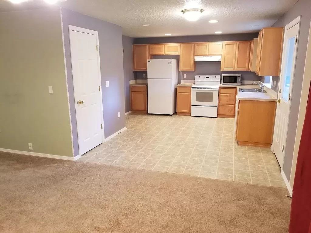 5386 Burbank St N #NA - Photo 3 of 12