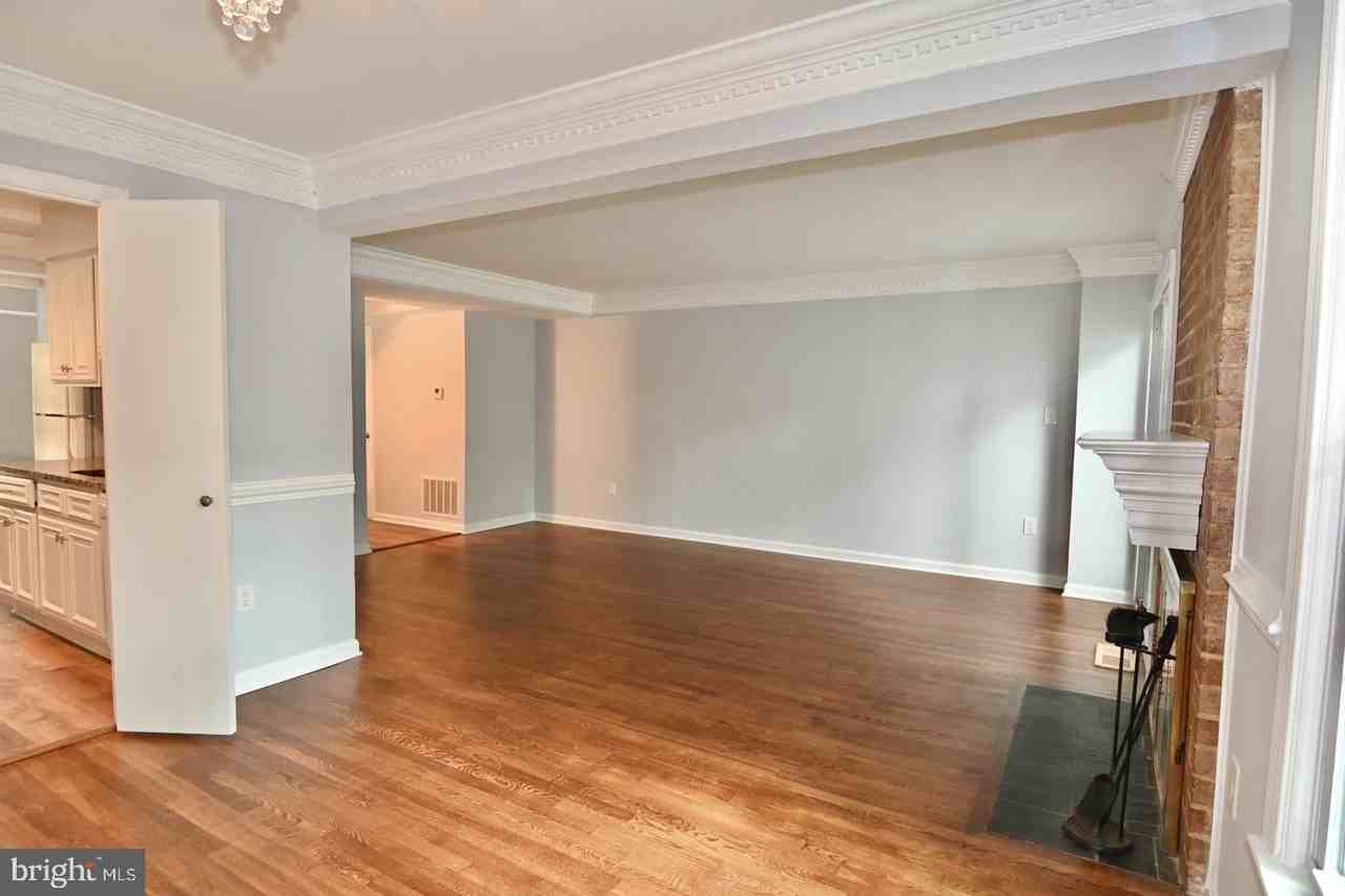 1009 N Van Dorn St #NA - Photo 4 of 23