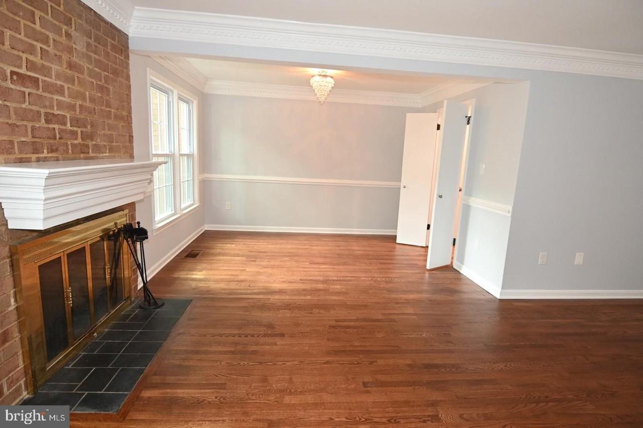 1009 N Van Dorn St #NA - Photo 5 of 23