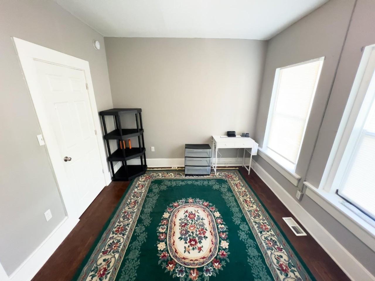 602 Southwest 7th Street - Photo 2 of 9