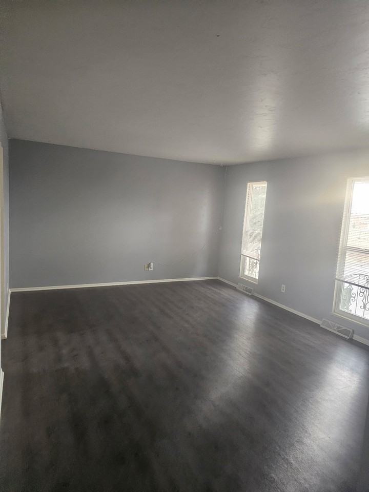 982 South Knox Drive - Photo 5 of 13