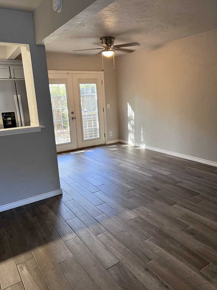 2451 Northwest 38th Street - Photo 5 of 28