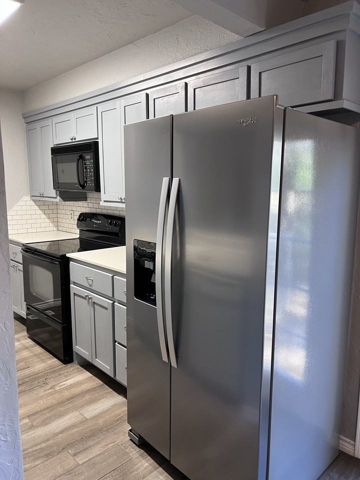 2451 Northwest 38th Street - Photo 7 of 28