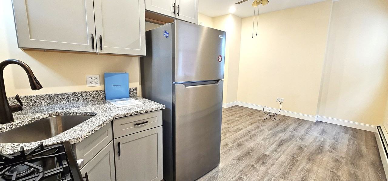 207 South Union St - Photo 2 of 11