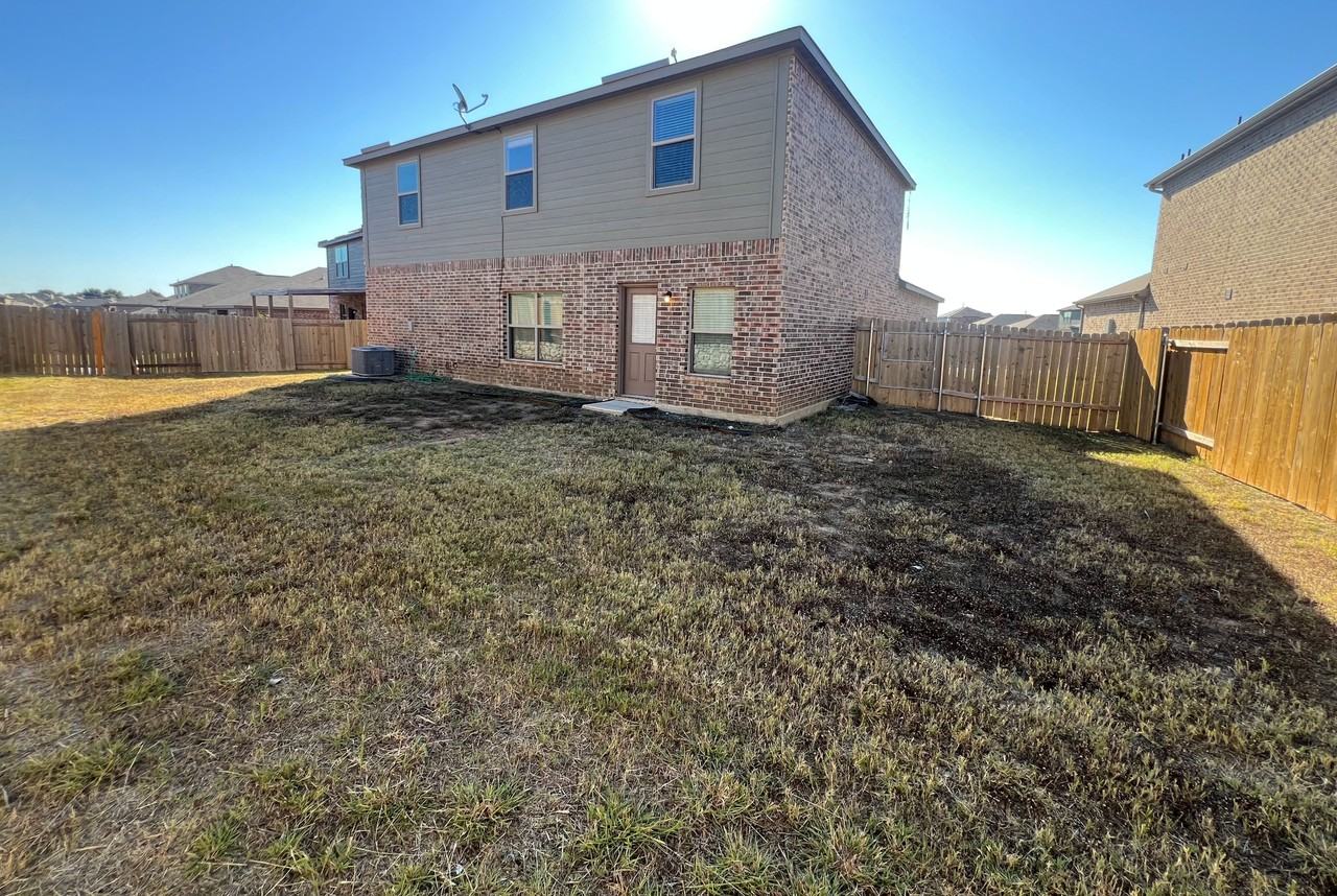 913 Serena Dr - Photo 5 of 50