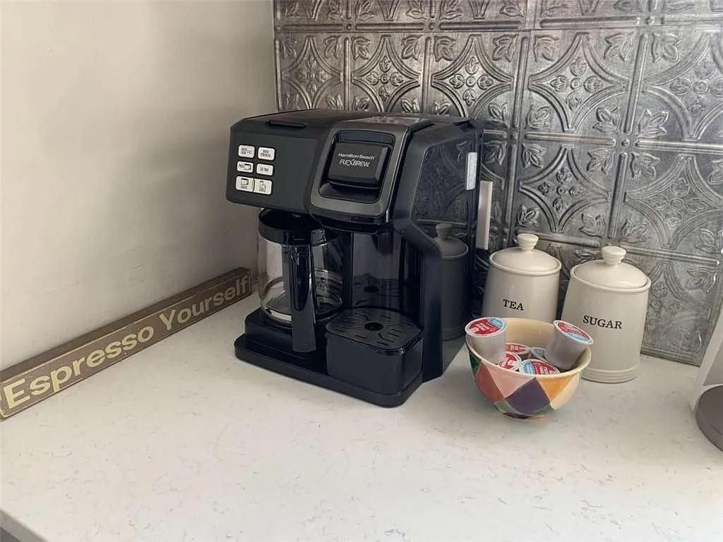 3185 Jackson St - Photo 6 of 13