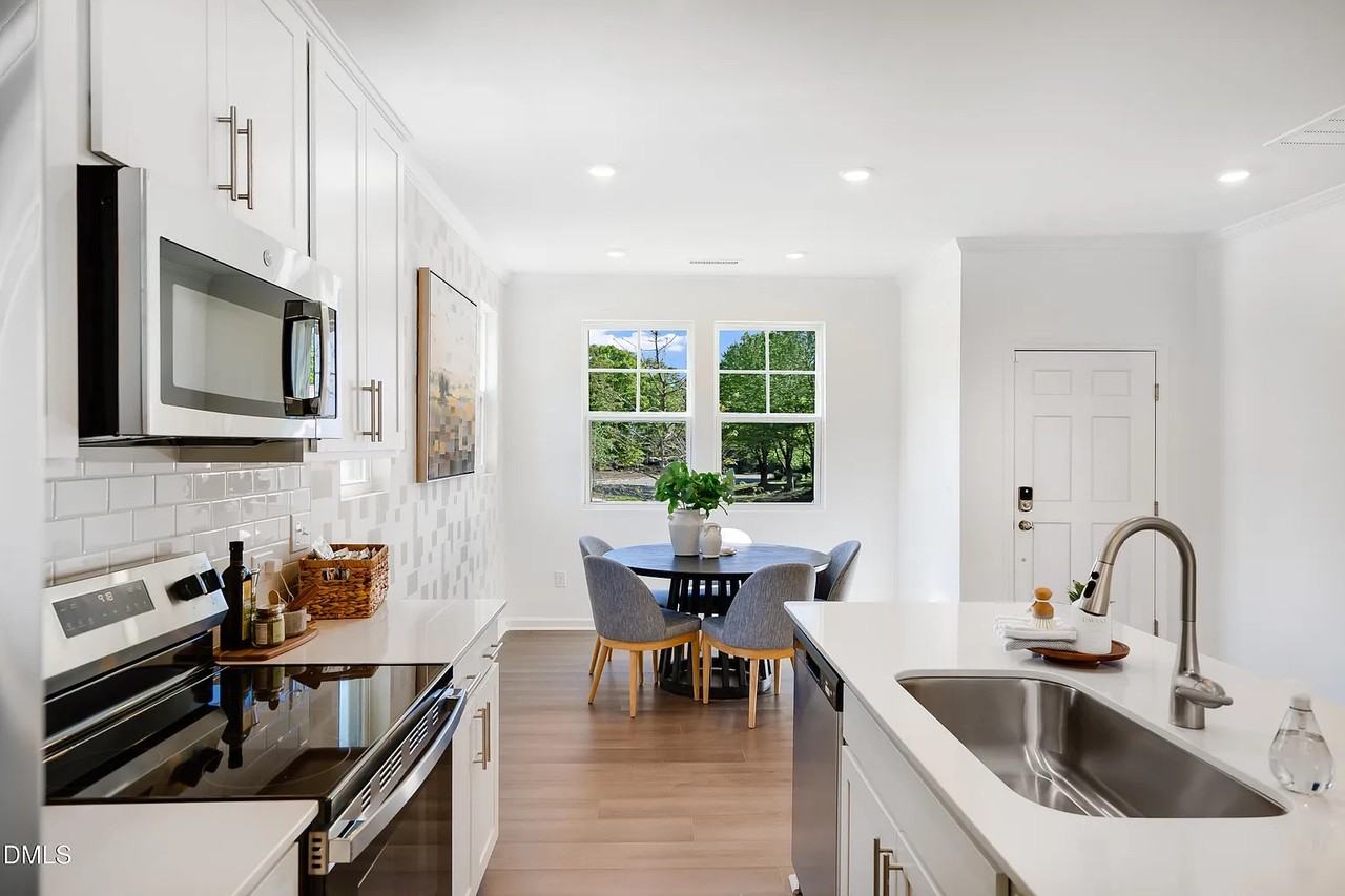 1559 Crescent Townes Way - Photo 5 of 24