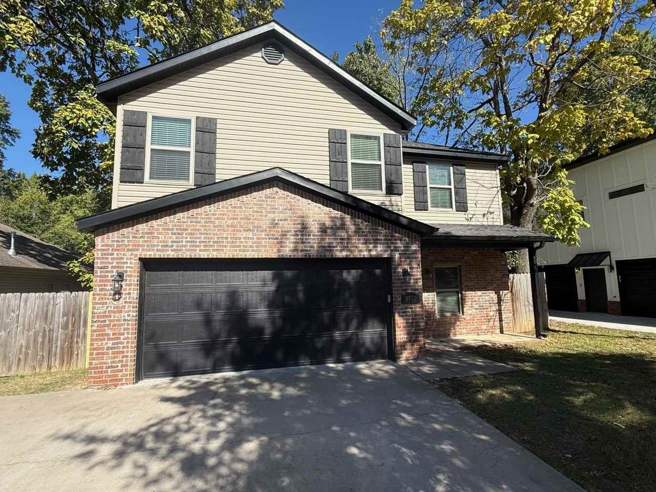 1332 W Mount Comfort Rd