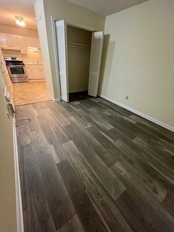 212 Mccauley St - Photo 3 of 9