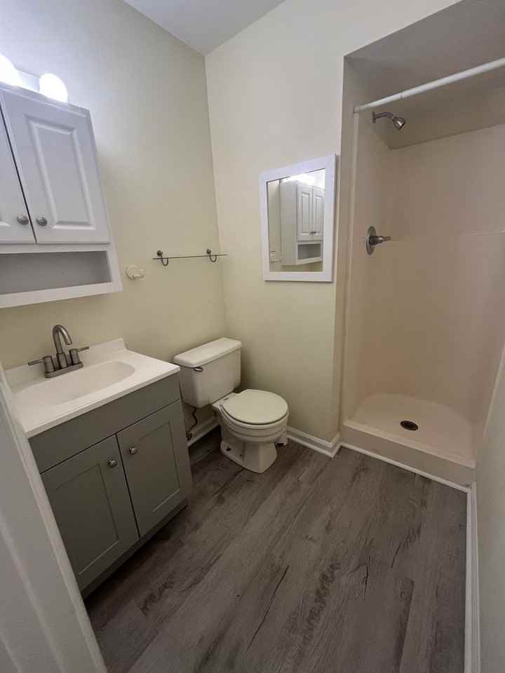 212 Mccauley St - Photo 6 of 9