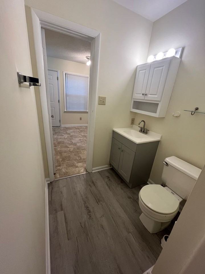 212 Mccauley St - Photo 7 of 9