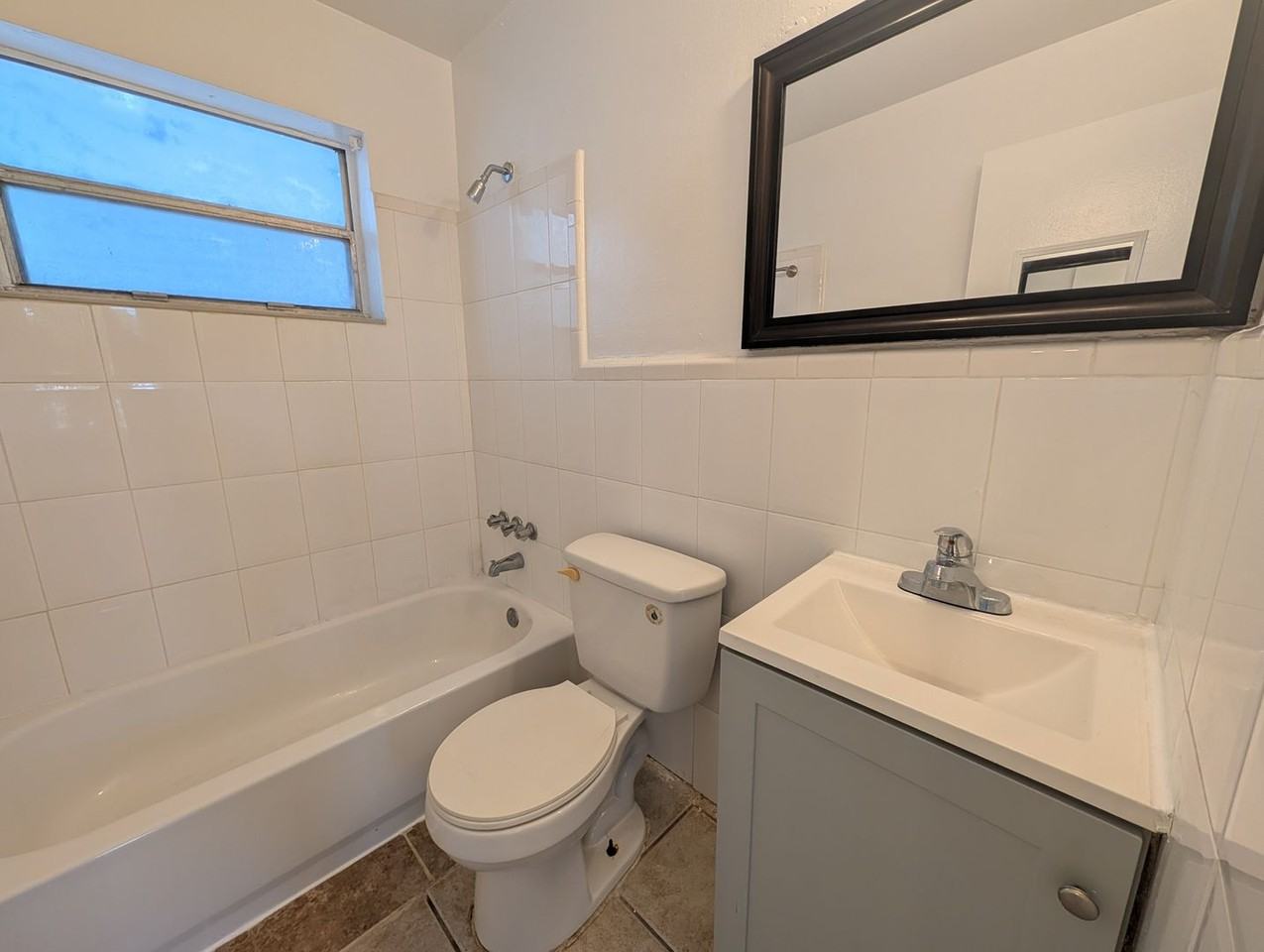 140-240 NW 40th St - Photo 6 of 30