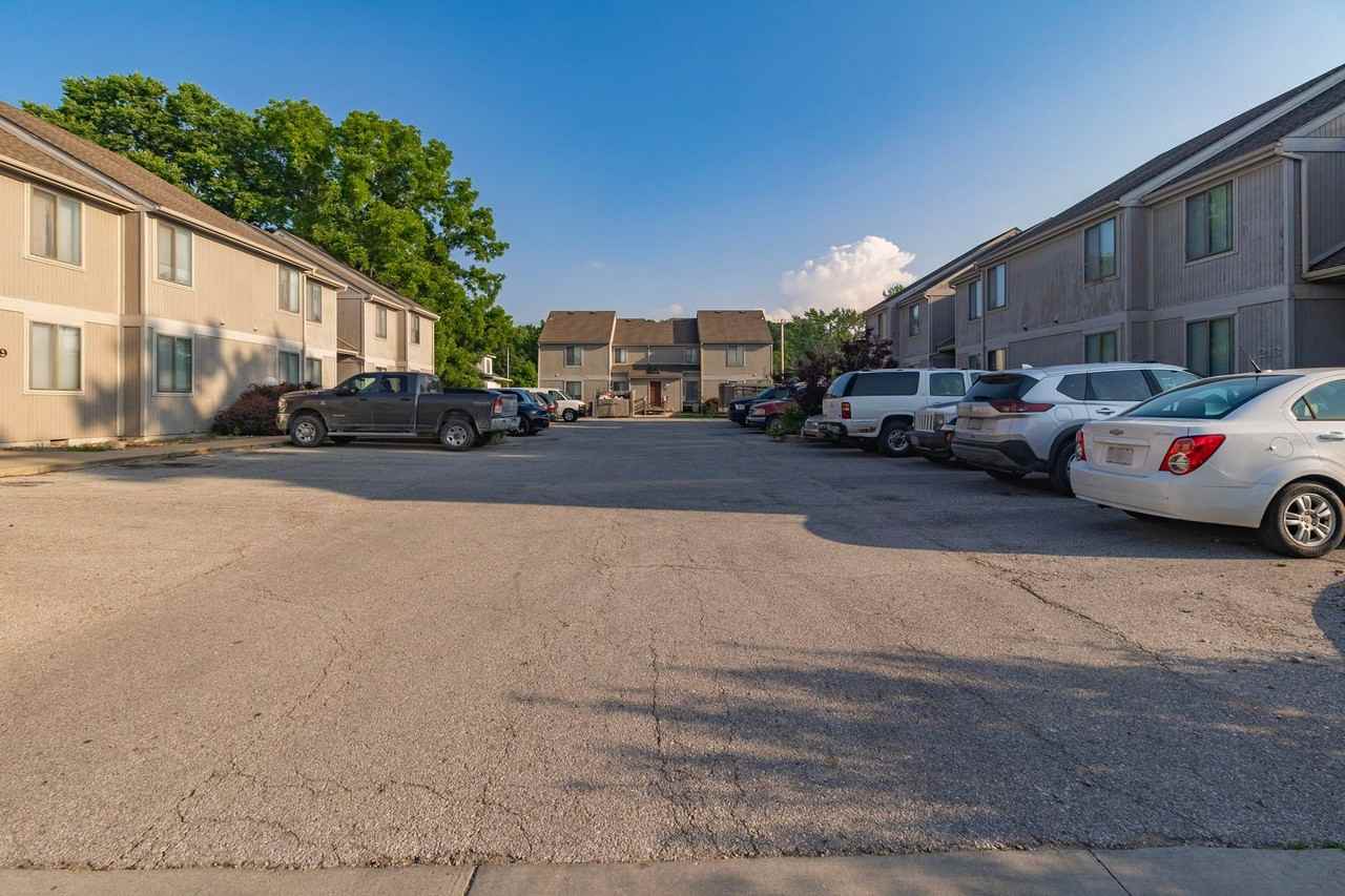 Cedarwood Apartments 211 - Photo 2 of 4