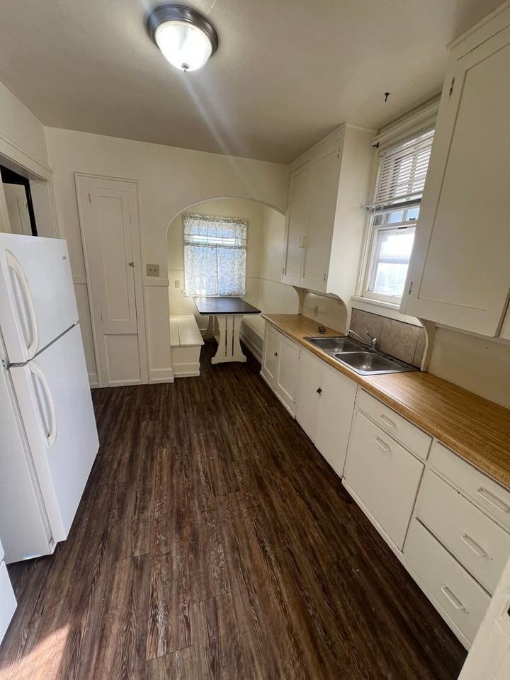 445 445 & 447 S Main - Photo 2 of 8