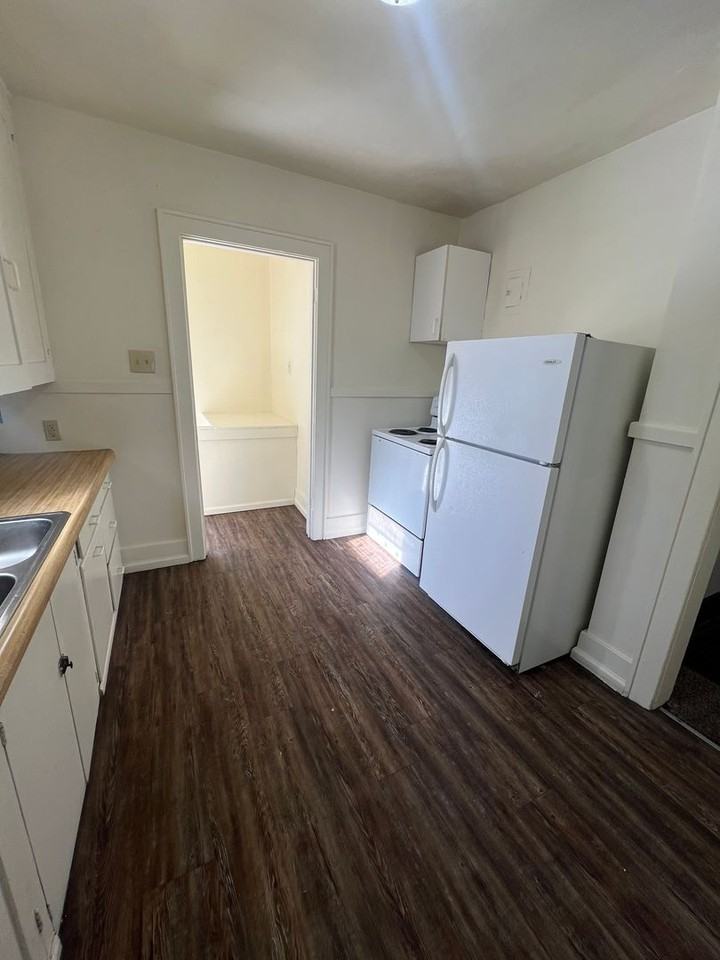 445 445 & 447 S Main - Photo 3 of 8