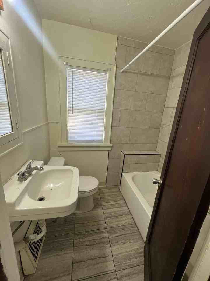 445 445 & 447 S Main - Photo 5 of 8