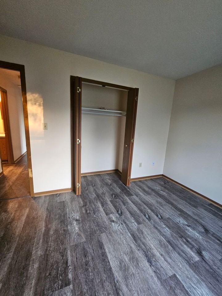 4424 Lovers Ln - Photo 2 of 11