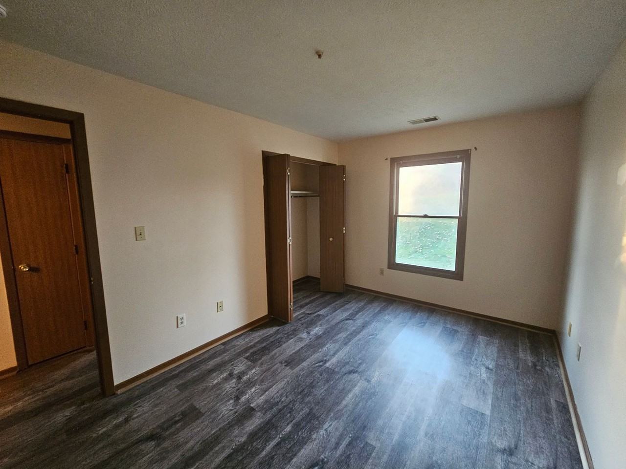 4424 Lovers Ln - Photo 3 of 11