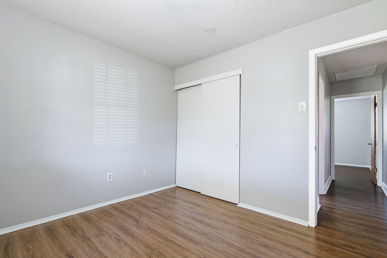 5036 Highland Dr - Photo 6 of 11