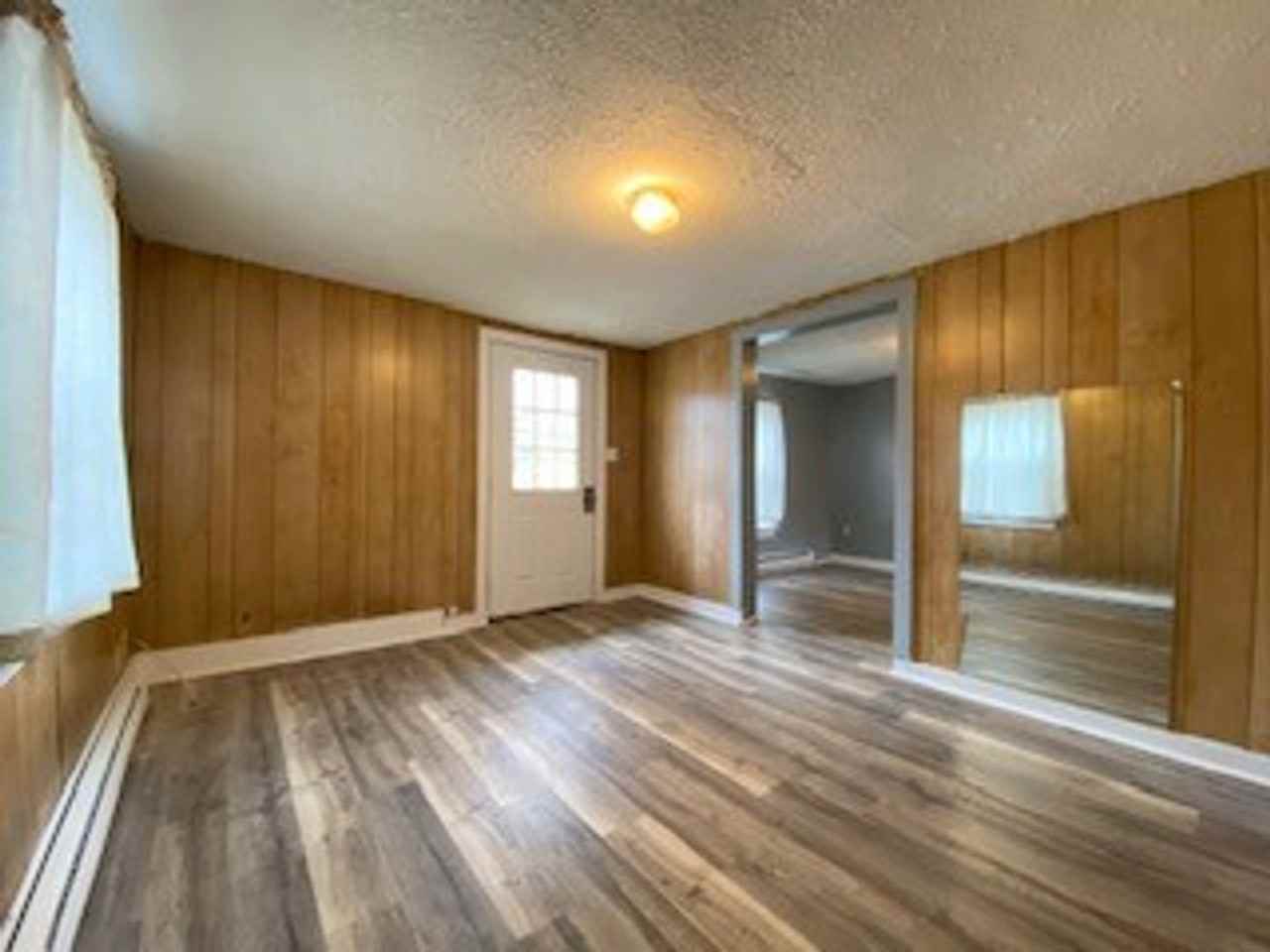 1416 Lamar Ct - Photo 4 of 27