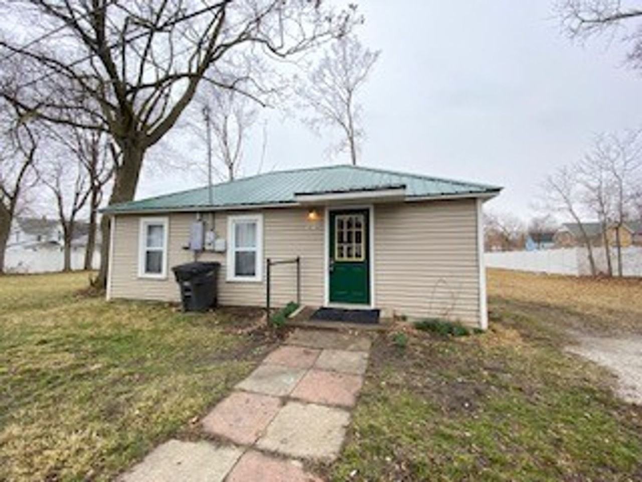 1416 Lamar Court - Photo 3 of 27