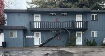 featured image of 160 King St S