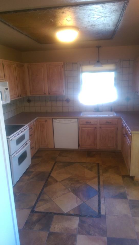 1013 Saddle Dr - Photo 2 of 24