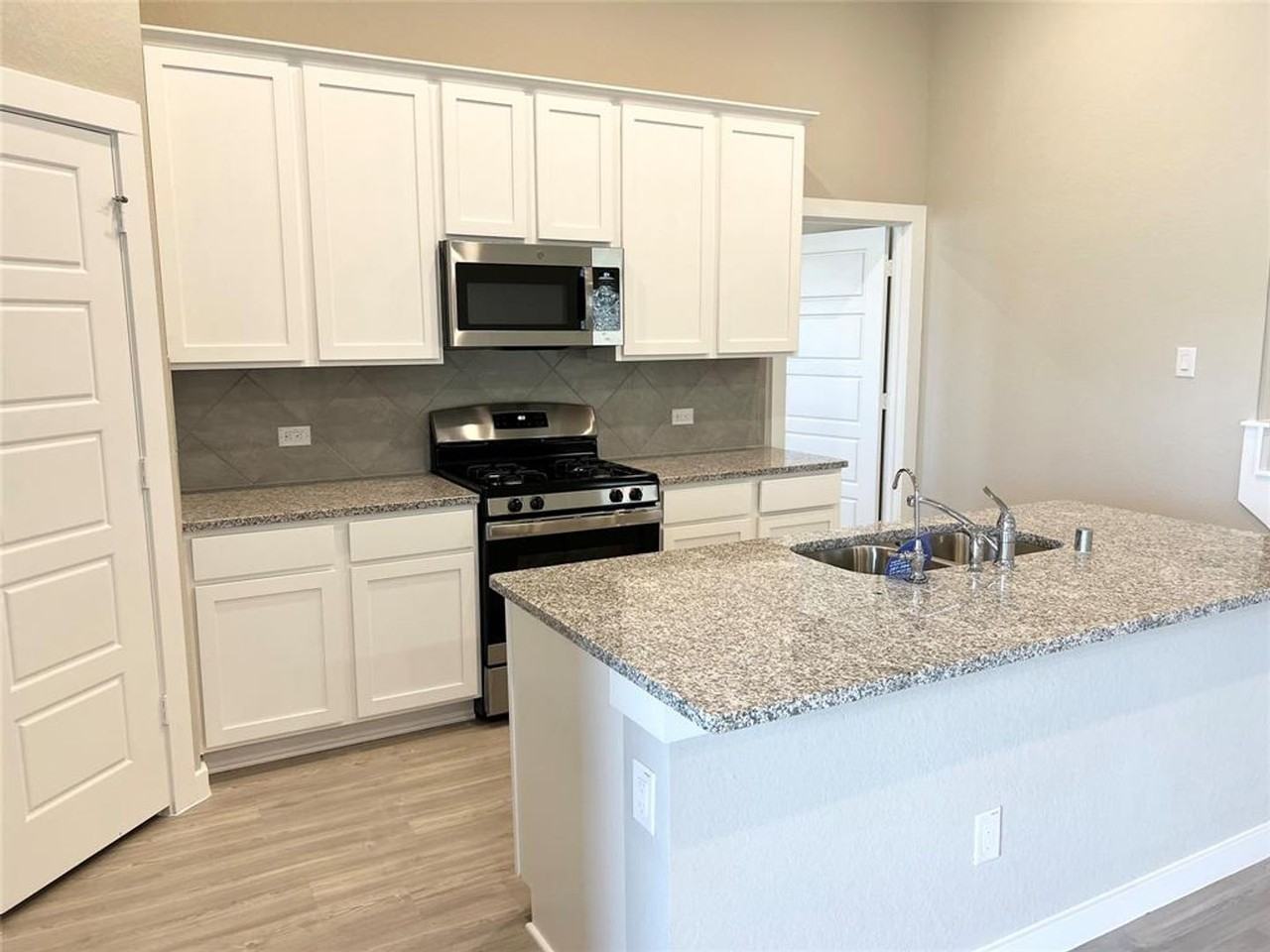 22073 Juniper Crossing Dr - Photo 6 of 26