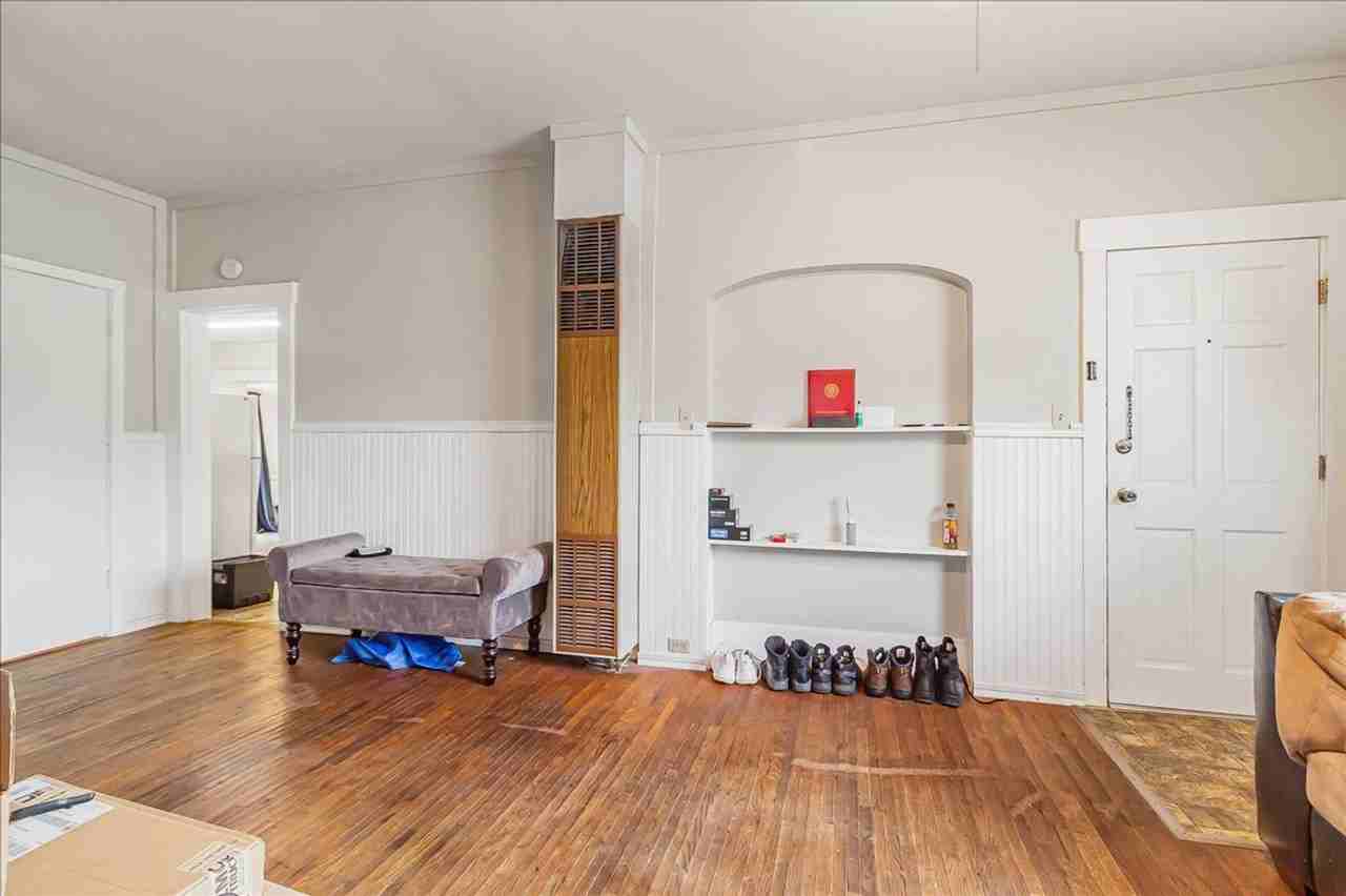 212 West North Street - Photo 4 of 19