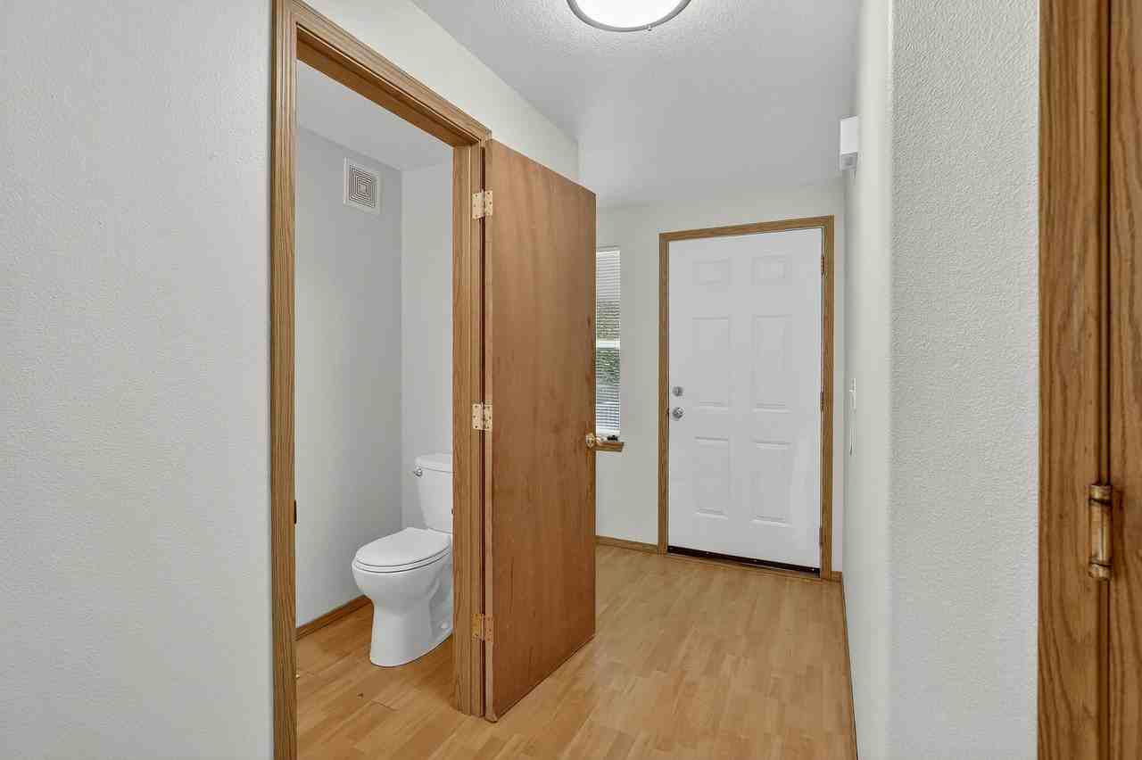 5241 Southeast Rural Street - Photo 6 of 39