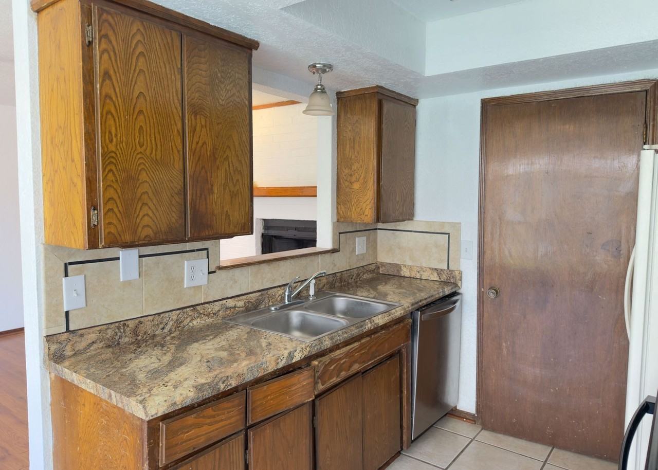 1109 Dustin Dr - Photo 7 of 22