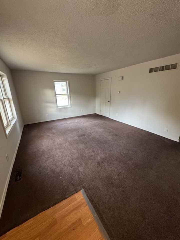 1344 Huestis Ave - Photo 2 of 8