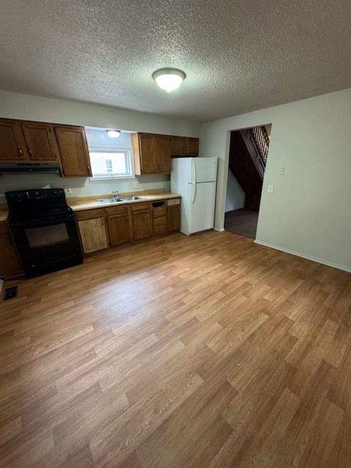 1344 Huestis Ave - Photo 3 of 8