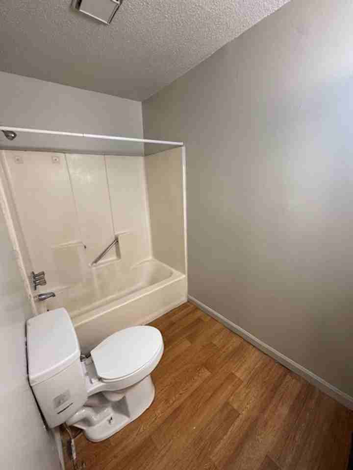 1344 Huestis Ave - Photo 7 of 8