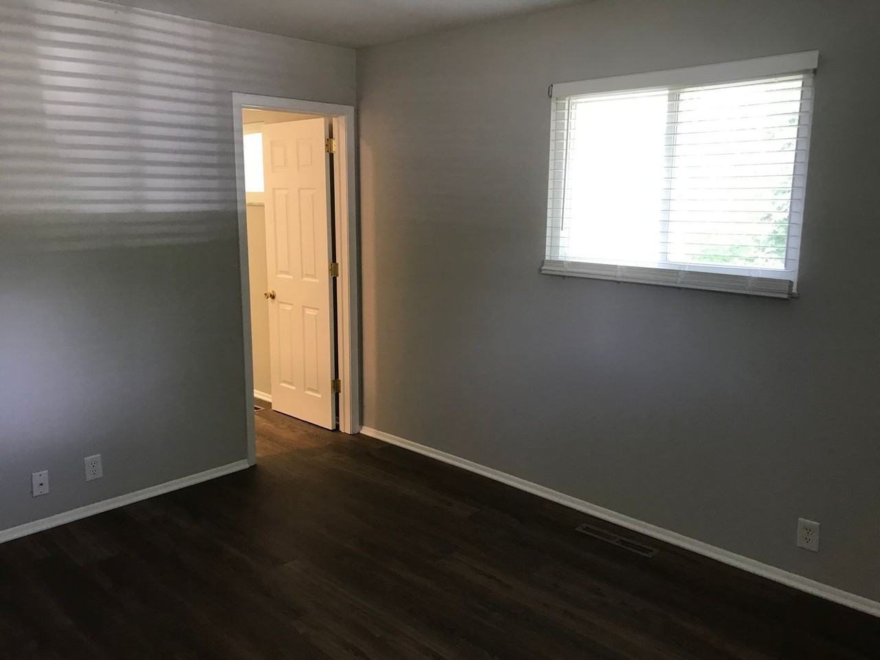 8055 Stafford Ct - Photo 4 of 13