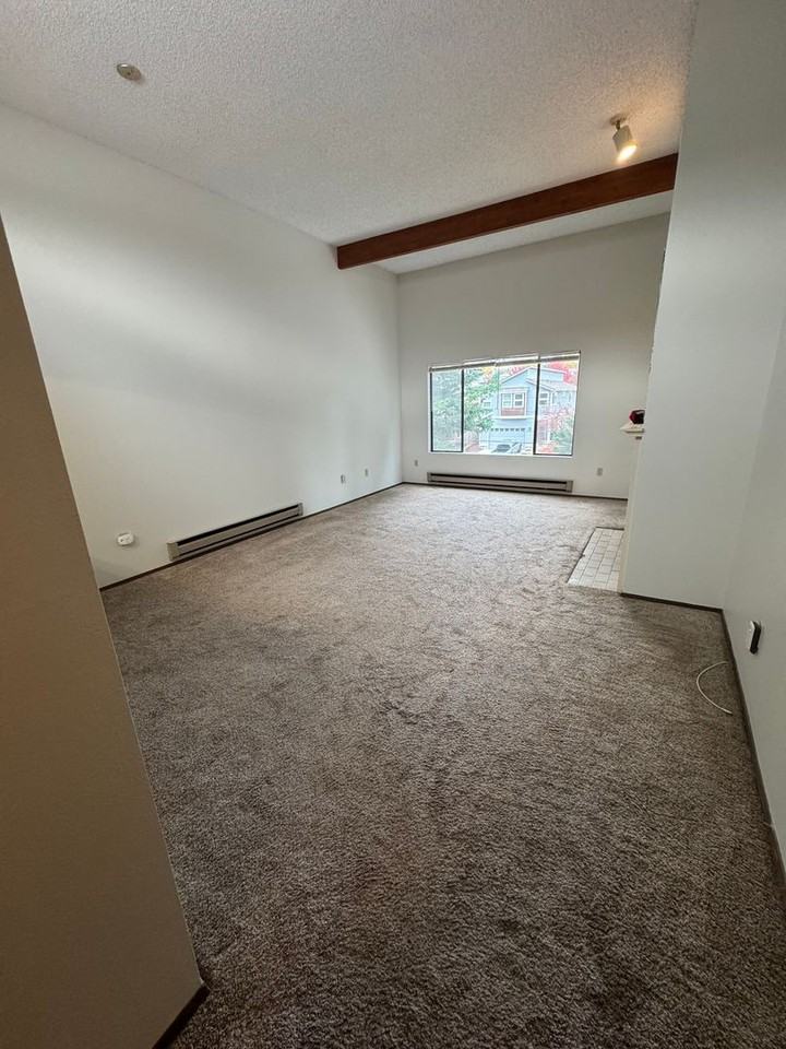 233 Sw 154th St #301 - Photo 2 of 22