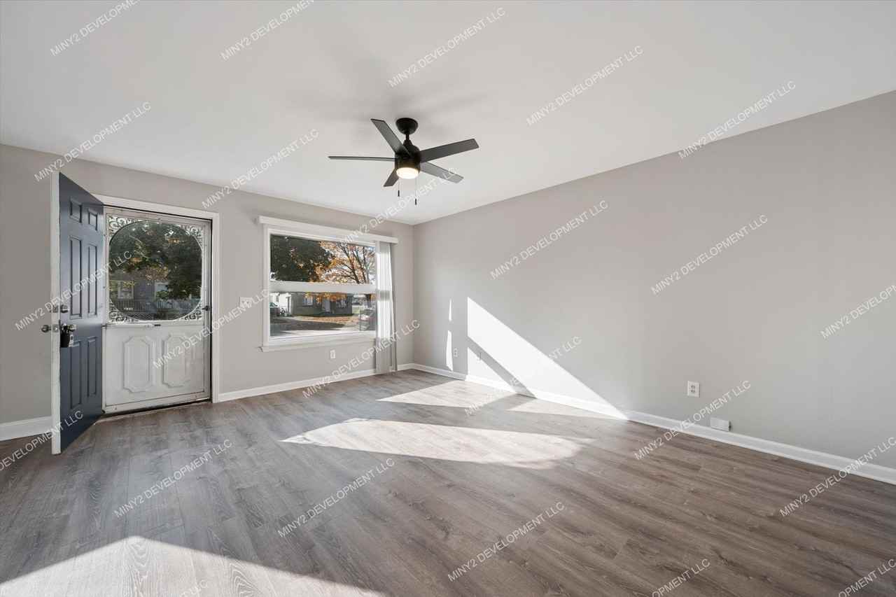 8033 Studebaker Avenue - Photo 4 of 33