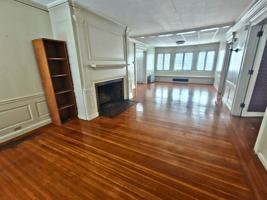 featured image of 10 Day Ave