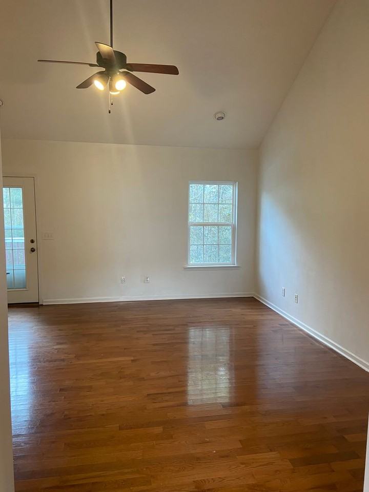 940 Sandstone Ln - Photo 5 of 10