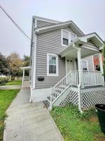 featured image of 615 Hall St