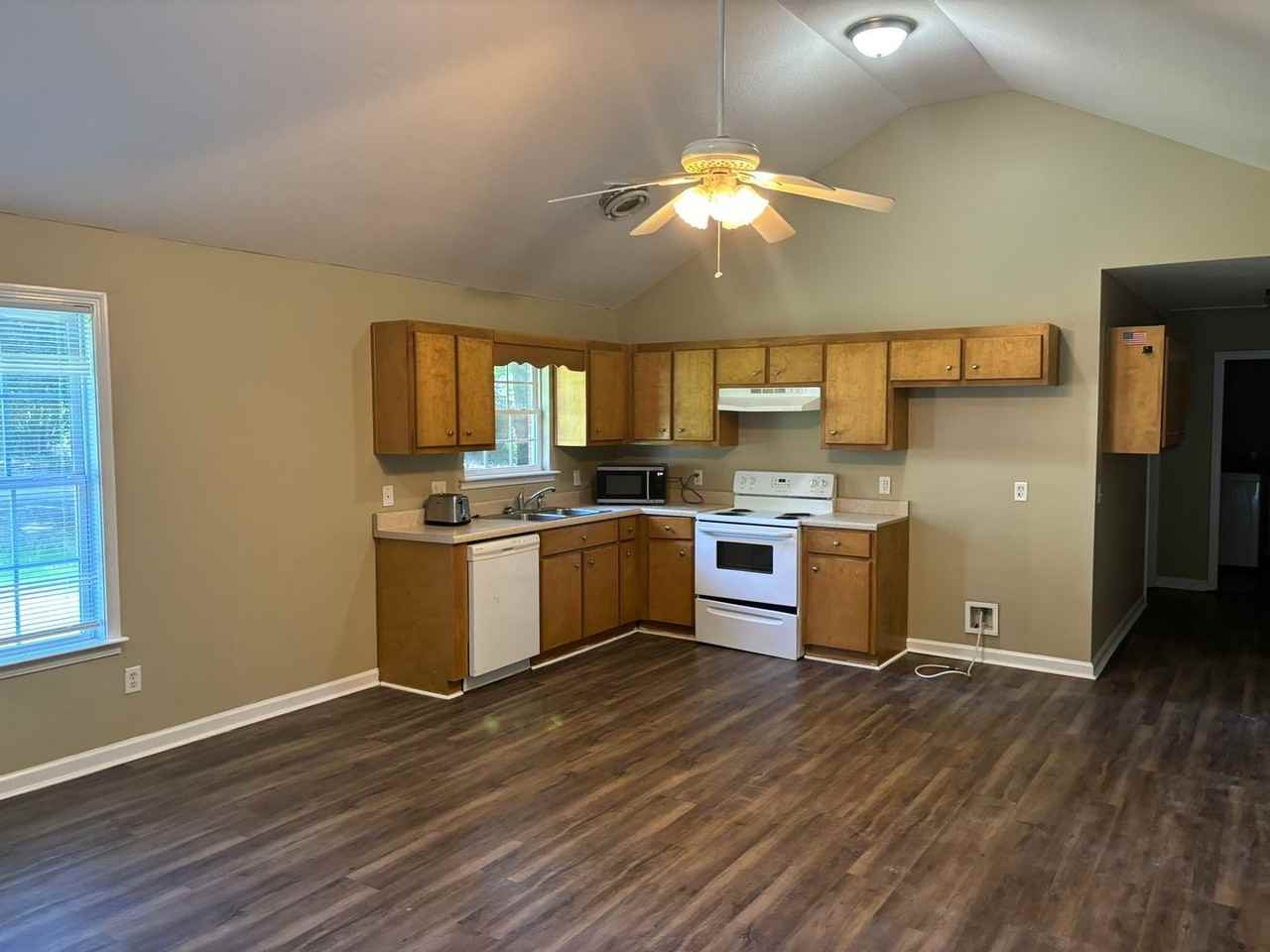 1505B Mike Ann Dr. - Photo 2 of 11